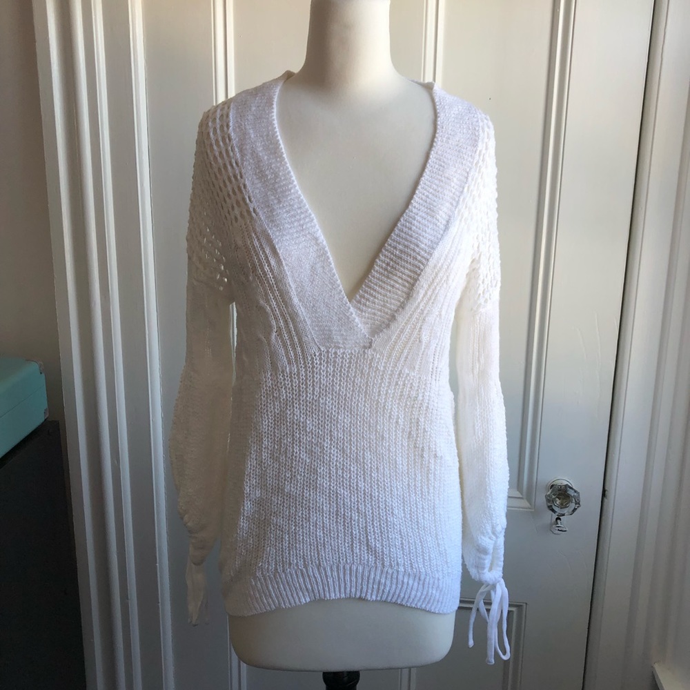 Express v-neck 3/4 balloon sleeve knit sweater